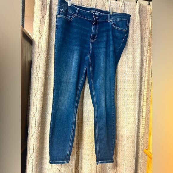 Maurices Ladies 20w blue jeans - Picture 1 of 7